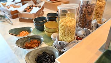 Daily cooked-to-order breakfast (MYR 30 per person)