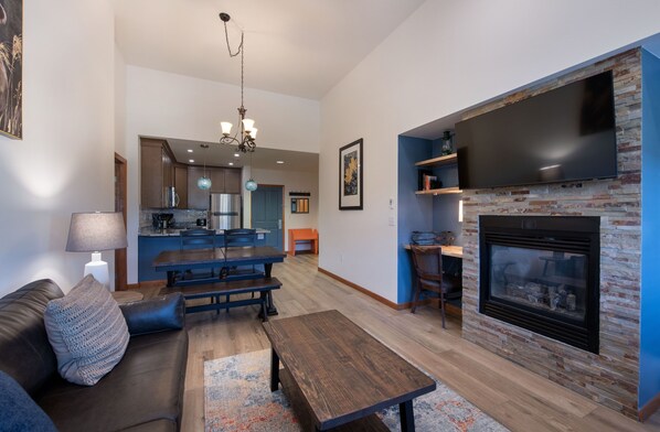 TV, fireplace