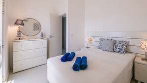 3 chambres, fer et planche à repasser, Wi-Fi gratuit, draps fournis
