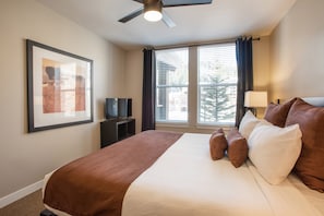 1 habitación, tabla de planchar con plancha, wifi y ropa de cama