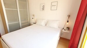 3 chambres, fer et planche à repasser, accès au Wi-Fi (inclus)