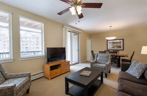 TV, fireplace - Fraser Crossing/Founders Pointe, Condo | 2 Bedroom (Value-Rated Condo 3426) (Winter Park)
