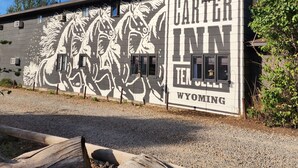 Exterior - The Carter inn (Ten Sleep)