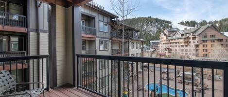 Tina de hidromasaje al aire libre