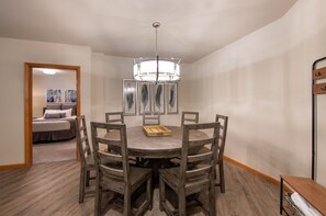 Dining - Zephyr Mountain Lodge, Condo | 3 Bedroom (Premium-Rated Condo 2505) (Winter Park)