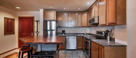 冷蔵庫、電子レンジ、オーブン、食器洗い機