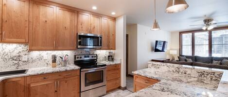 Refrigerador, microondas, horno y lavavajillas