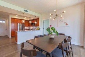 Dining - Poipu Modern 2 Bedroom 2.5 Bath Sleeps 6 NEW AC, Pool, Hot Tub on Ground Floor (Poipu)