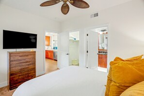 2 bedrooms, iron/ironing board, travel crib, free WiFi