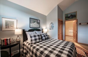 3 habitaciones, tabla de planchar con plancha, wifi y ropa de cama 