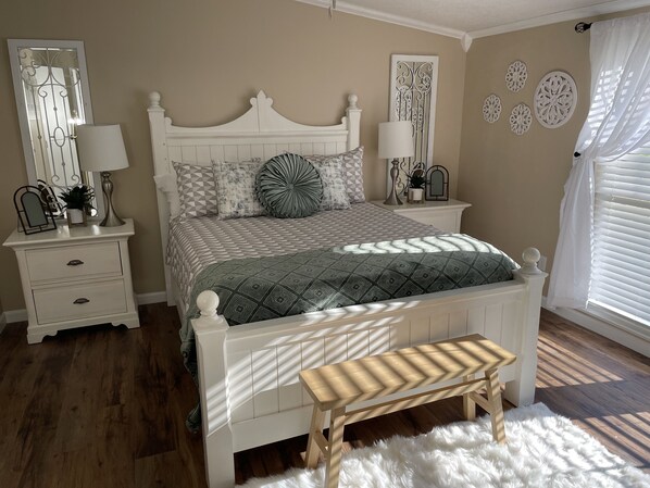 5 Schlafzimmer, Bügeleisen/Bügelbrett, kostenloses WLAN, Bettwäsche