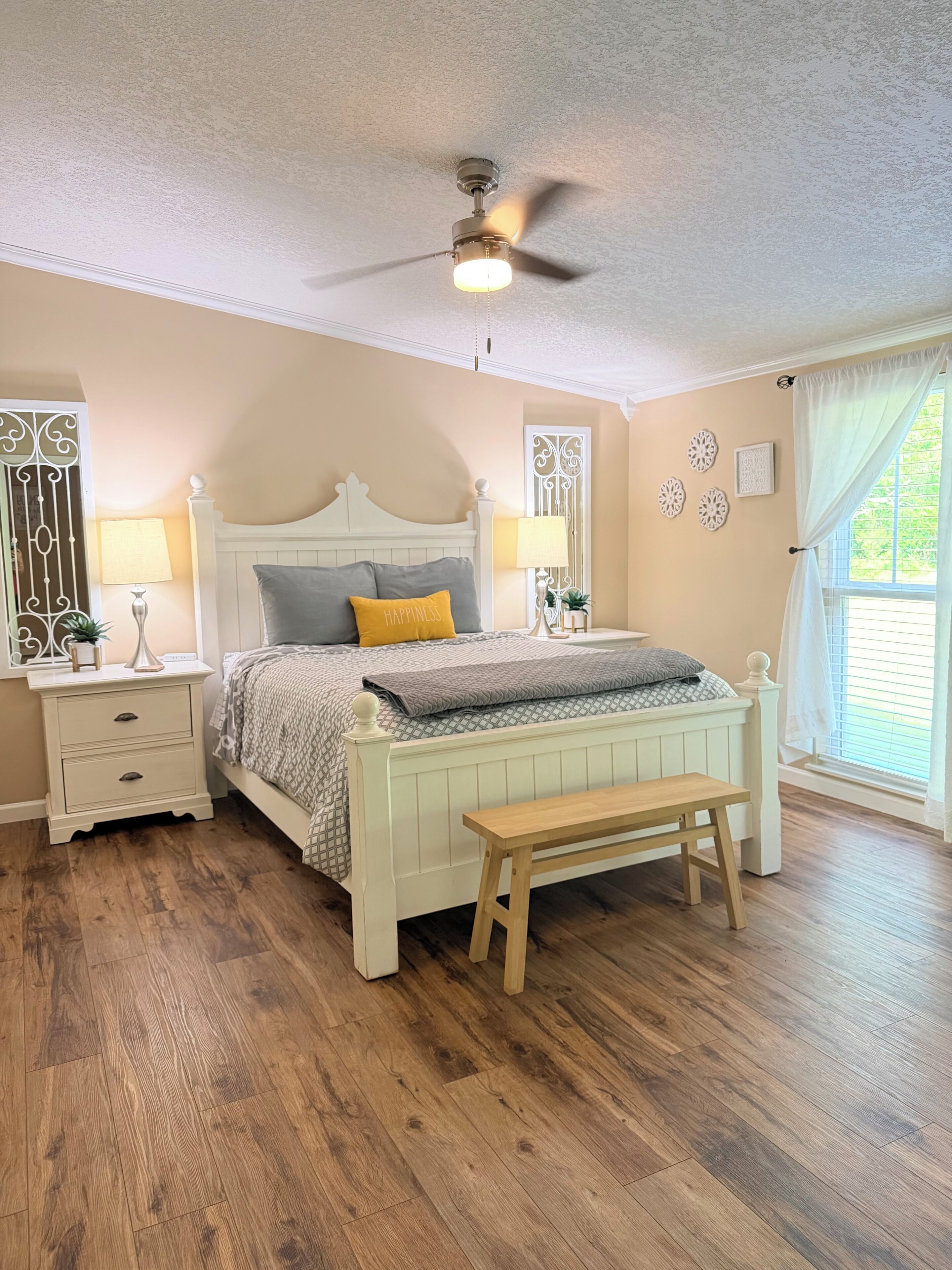 5 bedrooms, iron/ironing board, free WiFi, bed sheets