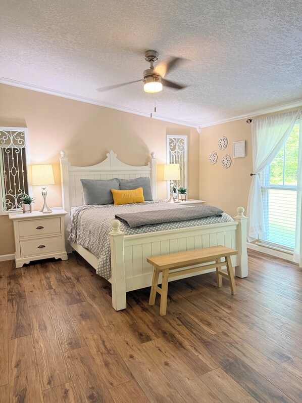 5 habitaciones, tabla de planchar con plancha y wifi gratis 