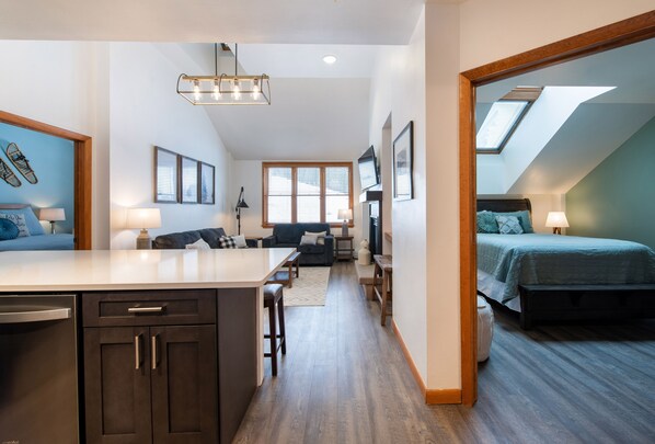 1 habitación, tabla de planchar con plancha, wifi y ropa de cama 