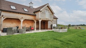 Cottage | Front of property - Hallgarth Farm Holiday Lodge (Pershore)