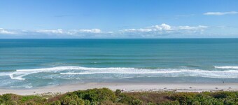 Relaxing Townhome 3 BR 2 BA Steps from the Beach