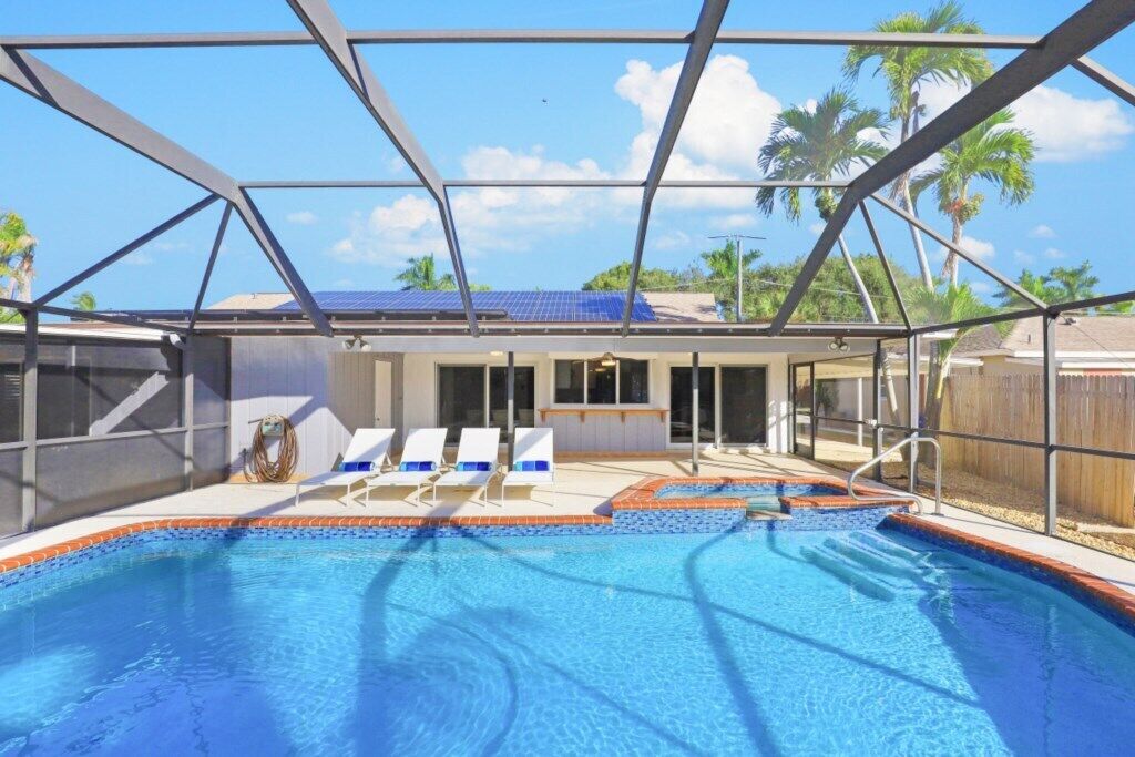 Bonita Beach is waiting for you lovely cottage with canal view