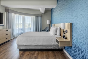 Suite, 1 Bedroom, Balcony (1 King Bed, Sofa Bed)