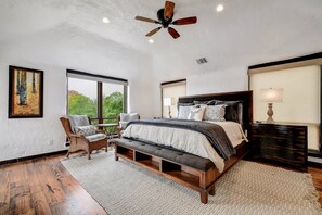 8 bedrooms, iron/ironing board, WiFi, bed sheets - 8 BR Private Ranch w/ views, river access, pool, hot tub, pickle ball and more! (Wimberley)