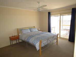 4 bedrooms - Catch N Relax - Off Peak Special! (Point Turton)
