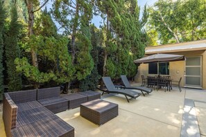 屋外ダイニングエリア