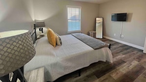 Unclassified image, 5 of 26, button - Modern 2bd 2ba - Near I75, No Steps, Free Wifi (Richmond)