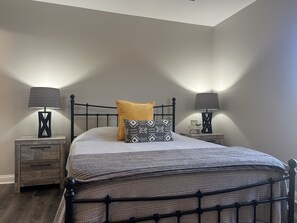 2 chambres, lit avec matelas en mousse à mémoire, bureau, Wi-Fi