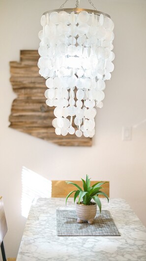 Dining - Scottsdale: 1BR-Furnished, Pool,SPA, Gym - Book us now! (Scottsdale)