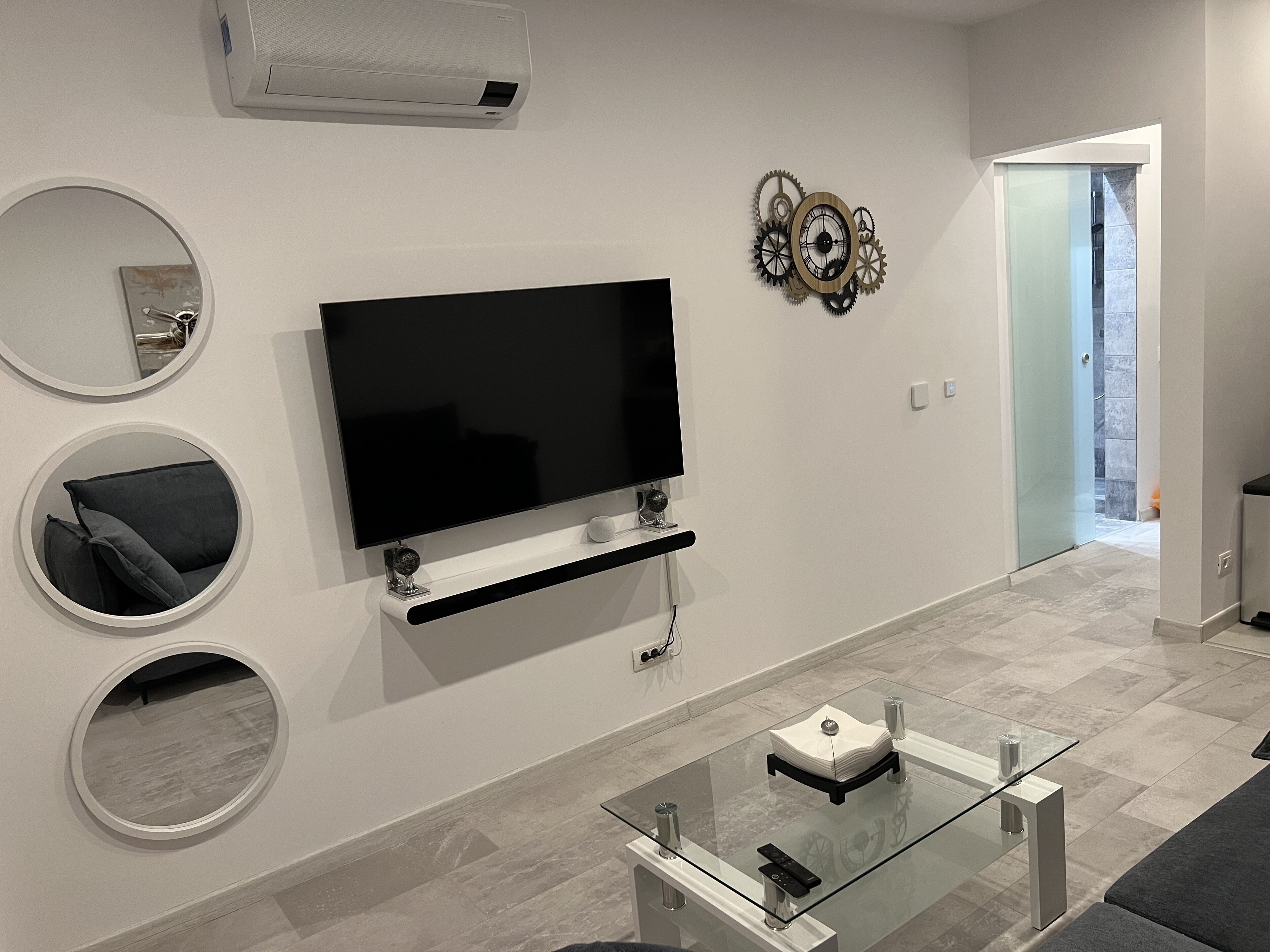 ห้องพาโนรามิกซิงเกิล | บริเวณนั่งเล่น | สมาร์ททีวี, เครื่องเล่นวิดีโอเกม, Netflix, ช่องภาพยนตร์ใหม่