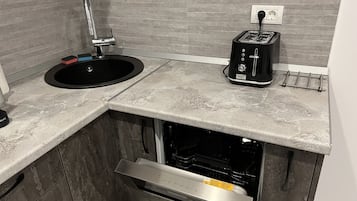 全景單人房 | 私人廚房 | 電冰箱、微波爐、烤箱、爐台