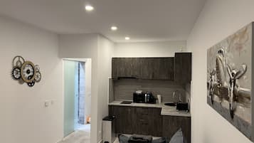 Panoramic Single Room | Living area | Smart TV, video-game console, Netflix, first-run movies