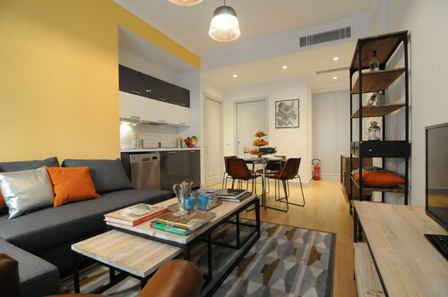 Apartment in Trastevere free wi-fi 1GB/s fiber, AC, equipped kitchen, balcony.