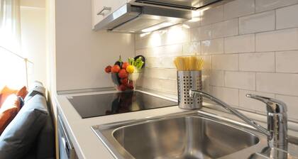 Aptm. en Trastevere wi-fi gratuito 1GB/s fibra aire acon cocina equipada balcón