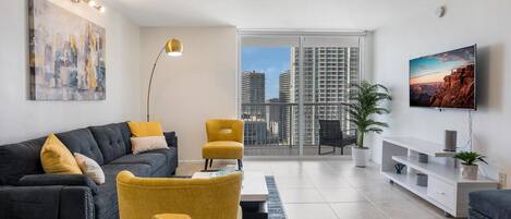 Smart TV, fireplace, table tennis