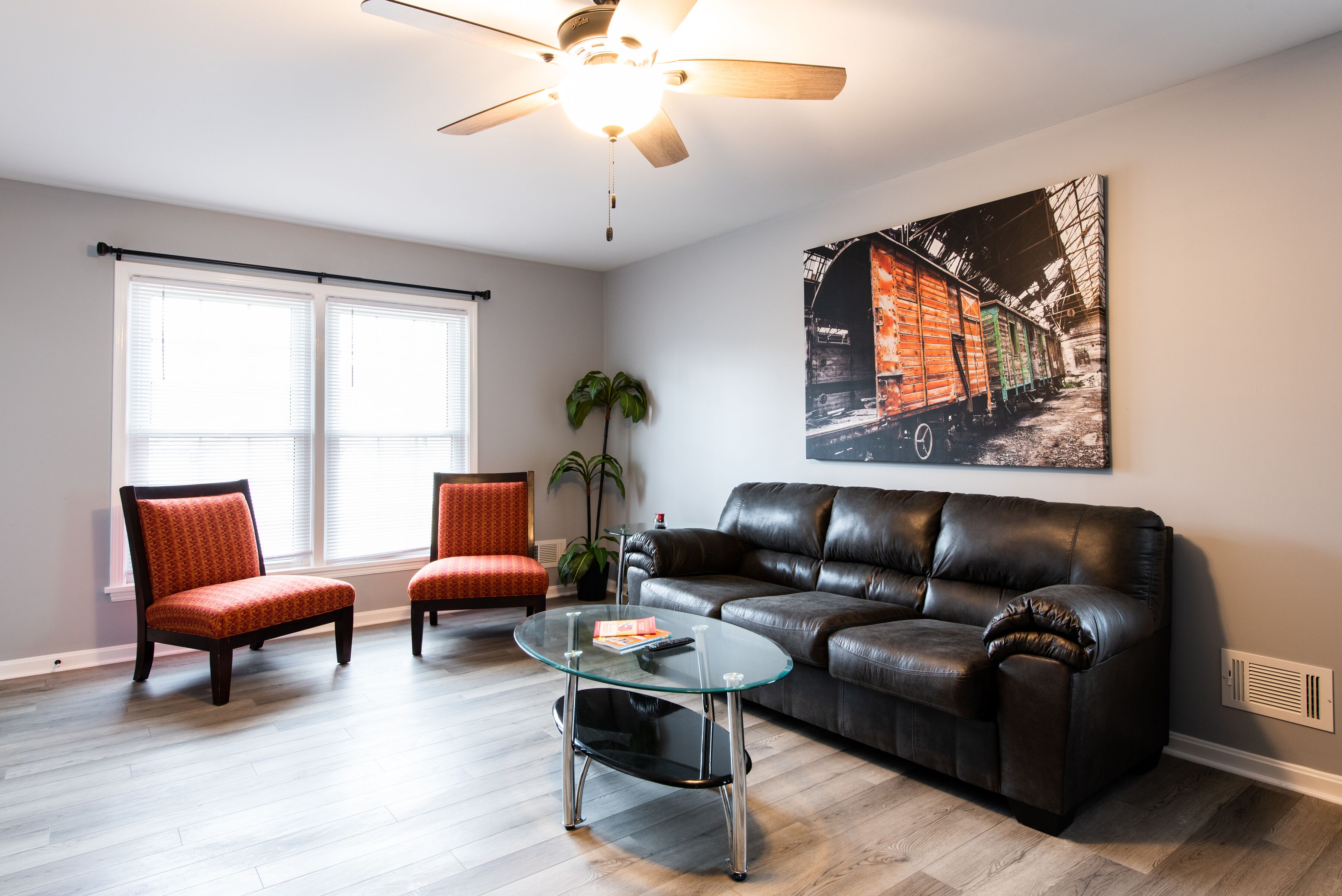 Cozy remodeled home, close to Louisville's attractions!