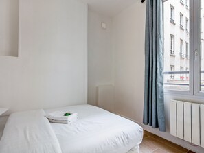 1 chambre, fer et planche à repasser, Wi-Fi, draps fournis