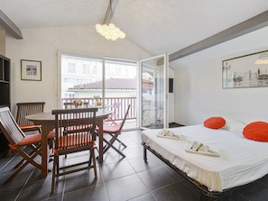 Iron/ironing board, WiFi, bed sheets - Studio du Temple - Welkeys (Biarritz)
