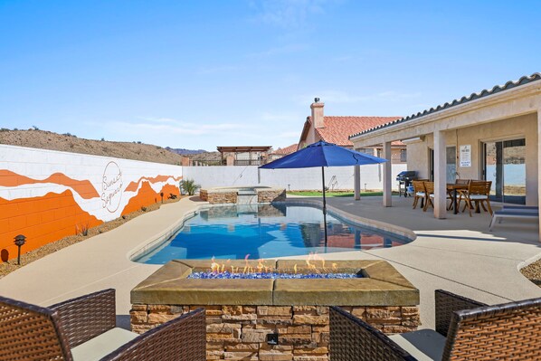 Piscina all'aperto, una piscina riscaldata