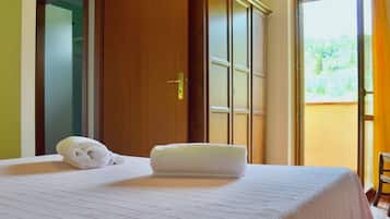 2 bedrooms, bed sheets