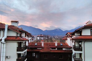 Exterior - Solar nest with fireplace, terrace and panoramic view, 700 m from ski lift (Bansko, Bulgarien)
