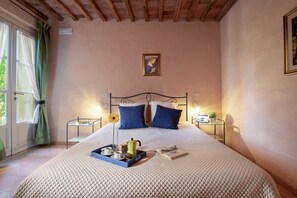 2 bedrooms, iron/ironing board, WiFi, bed sheets - Apartment in historic Villa in Siena_"IL CHIANTI" (Siena)