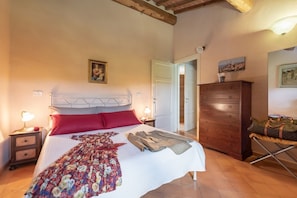 1 quarto, ferros/tábuas de passar roupa, Wi-Fi, roupa de cama