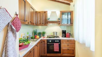 Kühlschrank, Ofen, Herdplatte, Geschirrspüler