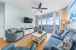 Smart TV, DVD player - Lighthouse 1207 - Premier Beach Front w Balcony - 2 King + Bunks - 3 pools (Gulf Shores)