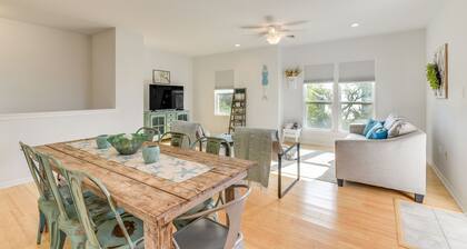 Seabrook Getaway w/ Balconies & Bay Views!