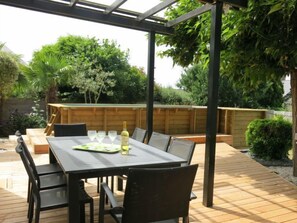 Outdoor dining - Le Clos Velin by Interhome (Theix)