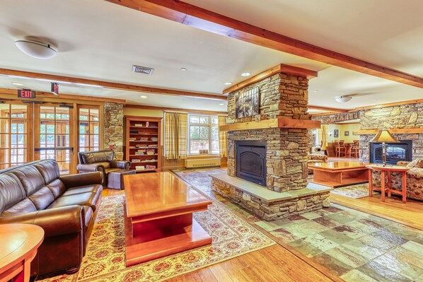 المنشأة من الداخل