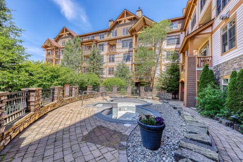 Mountain View Condo with Fast WiFi, Shared Hot Tub, & Resort Amenities