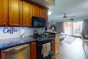 Fridge, oven, stovetop, dishwasher