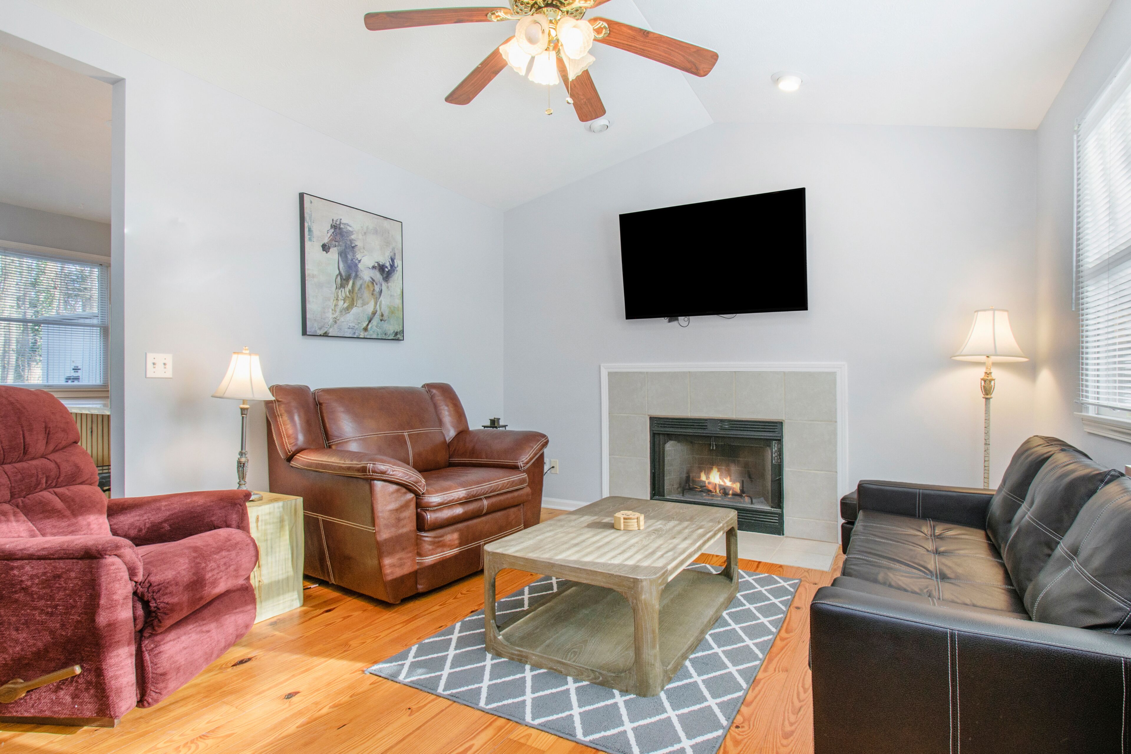 Cute Cottage with Private Hot Tub, Free WiFi, & Central A/C - Walk to the Beach